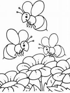 דף צביעה ציור של דבורים מלקטות צוף מעל פרחים לצביעה
